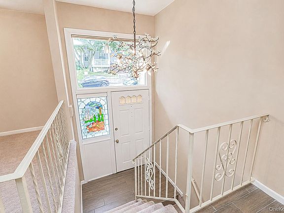 2nd image of 17 Murray Place