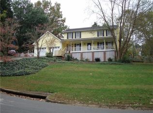 1656 Maple Ridge Dr, Suwanee, GA 30024