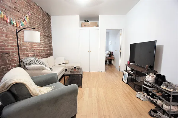 Rented by Compass | media 11