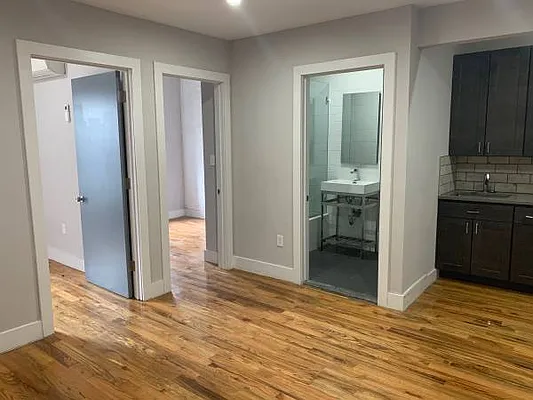 Rented by Premier Metro Realty Corp | media 2