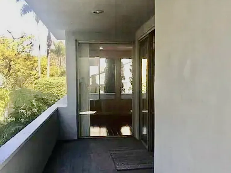 344 N Palm Dr #201 — Photo 16