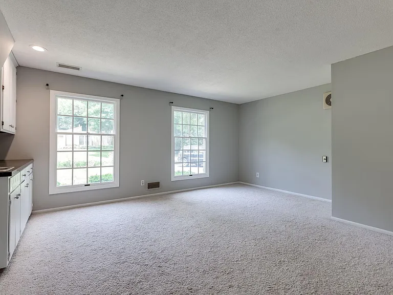7116 Gleason Rd — Photo 16