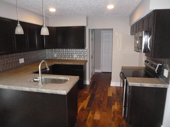 3rd image of 41 Sunny Ln NE