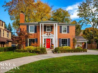 856 Balfour St, Grosse Pointe, MI 48230