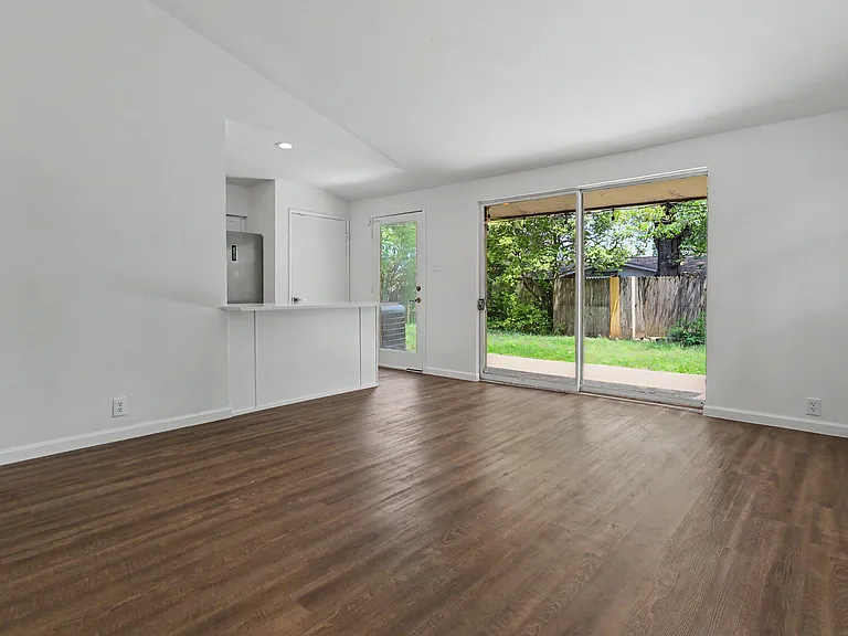 910 Wisteria Way — Photo 6