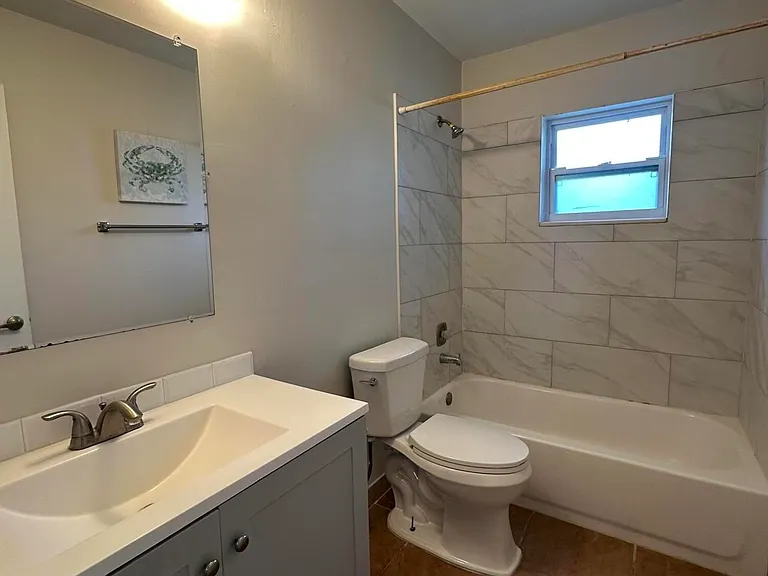 641 W 9th St #2 — Photo 9