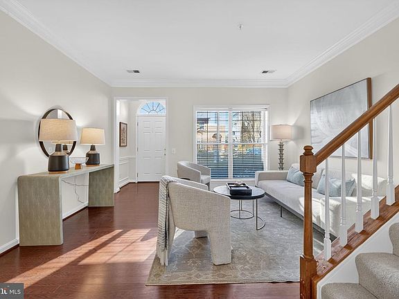 3rd image of 1716 Kingsgate Ct