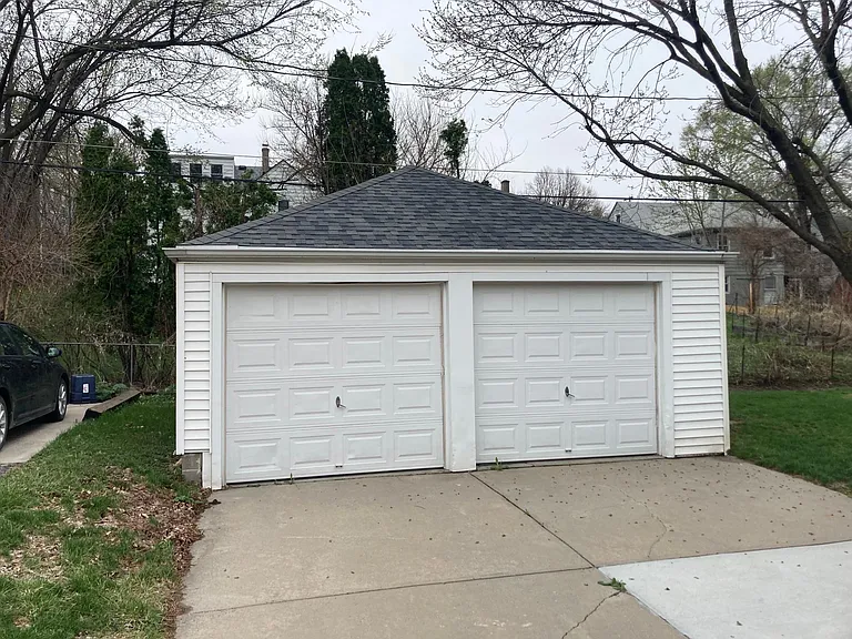 1110 N 49th Ave — Photo 19