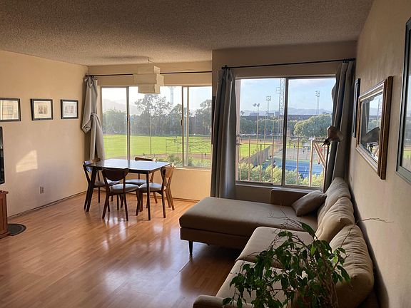 4th image of 1721 Chestnut St APT 303