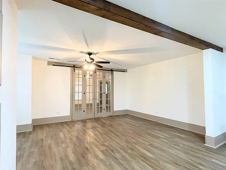 210 W Crescent Dr — Photo 9