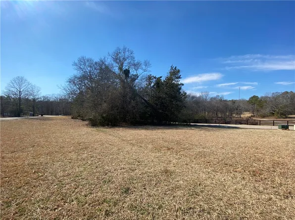 9 Majestic Shores Trl, Hartwell, GA 30643