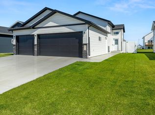 6353 83rd Ave S, Horace, ND 58047