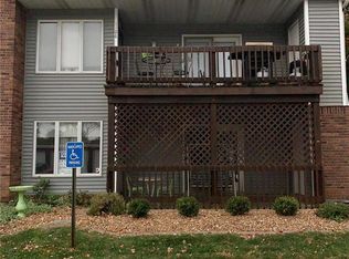 1102 King Dr #1B, Saint Charles, MO 63303