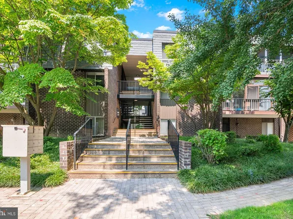 25 Stonehenge Cir #25-5, Pikesville, MD 21208