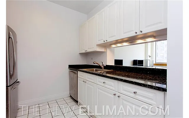 Rented by Douglas Elliman | media 20