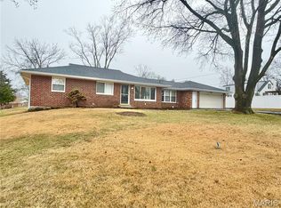 5180 Ambs Rd, Saint Louis, MO 63128