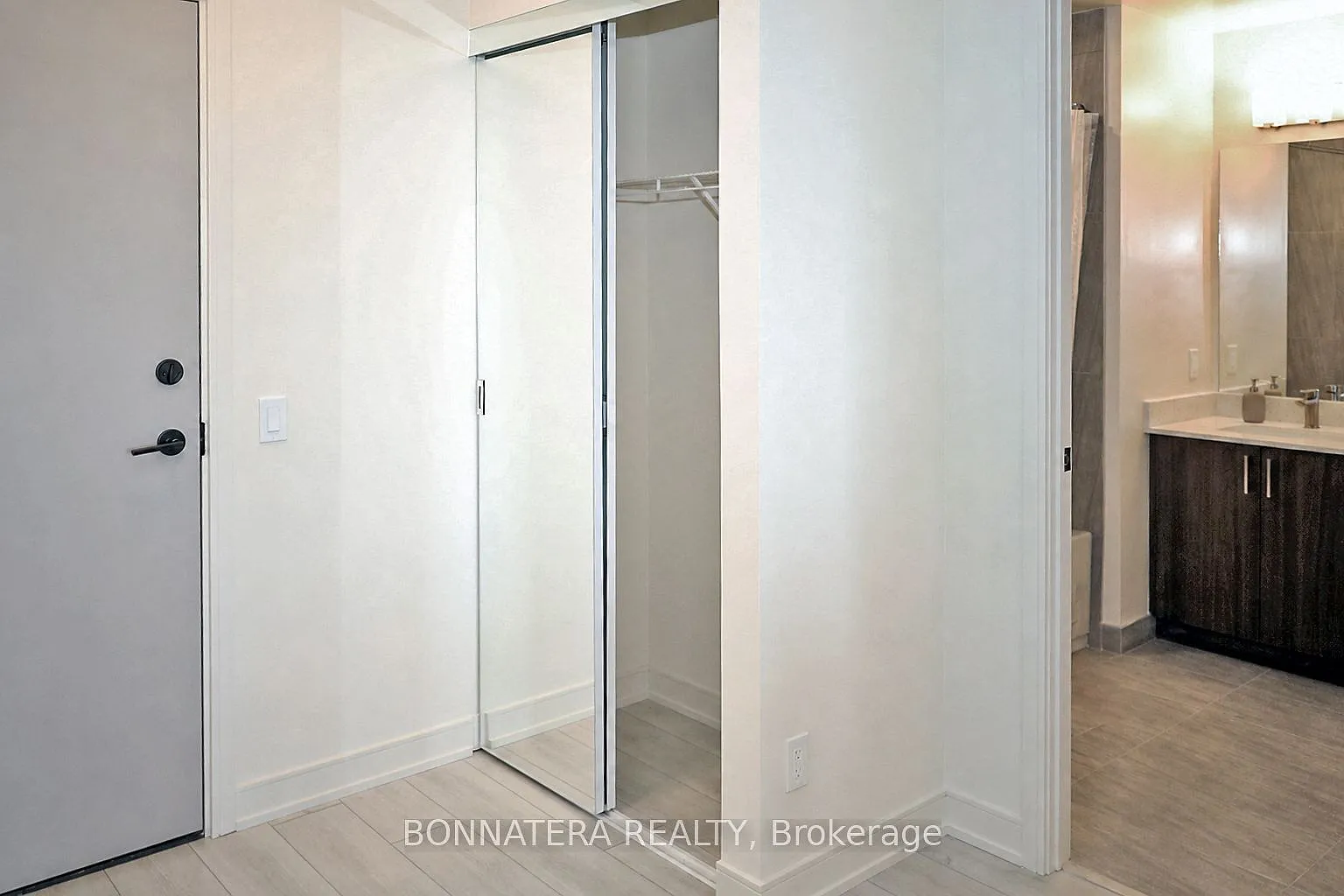 1 bed, $2,190 — Photo 4