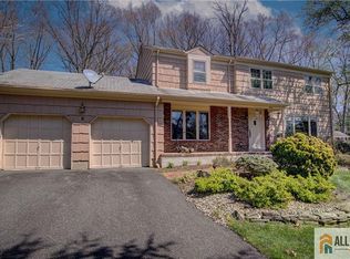 8 Valley Forge Dr, East Brunswick, NJ