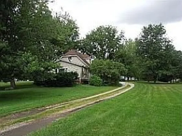 417 E St S, Kewanee, IL 61443