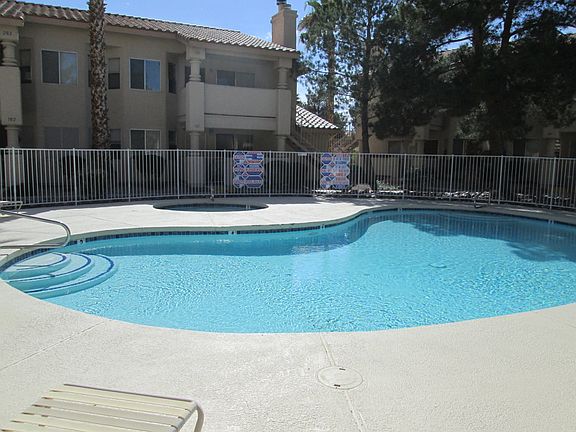 COMMUNITY POOL/SPA