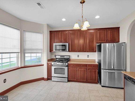 3rd image of 124 Village Dr