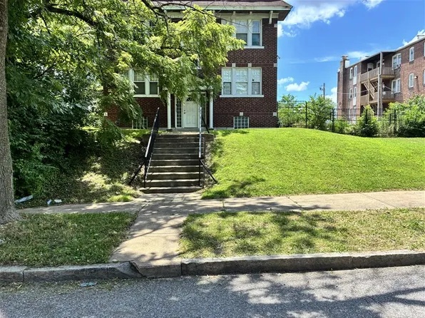 5882 Page Blvd, Saint Louis, MO 63112