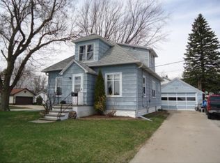 233 W Hickory St, Seymour, WI 54165