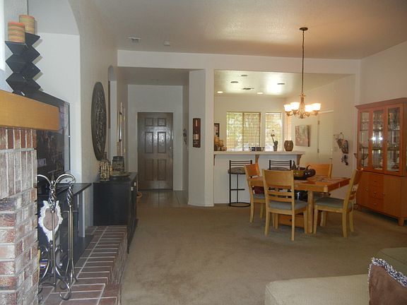 4th image of 850 Laurel Dr