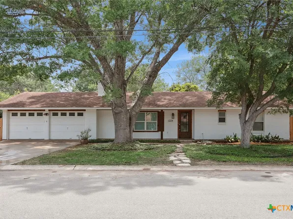 1334 Carnation Ln, New Braunfels, TX 78130