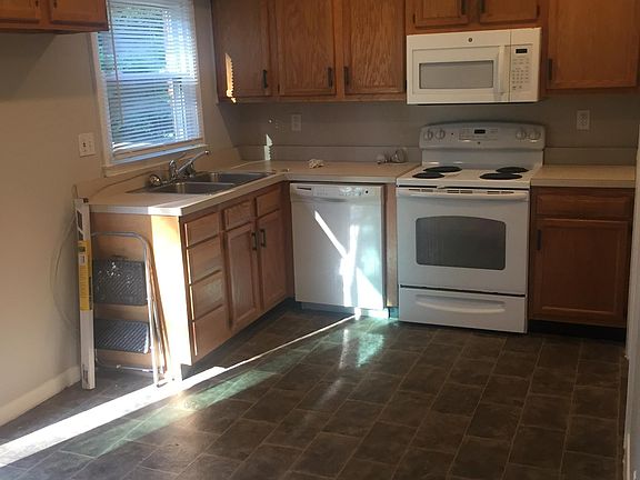 4th image of 12210 Brightfield Dr