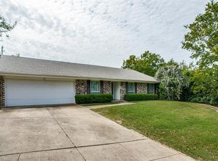 537 Crest Ridge Dr, Lakeside, TX 76108