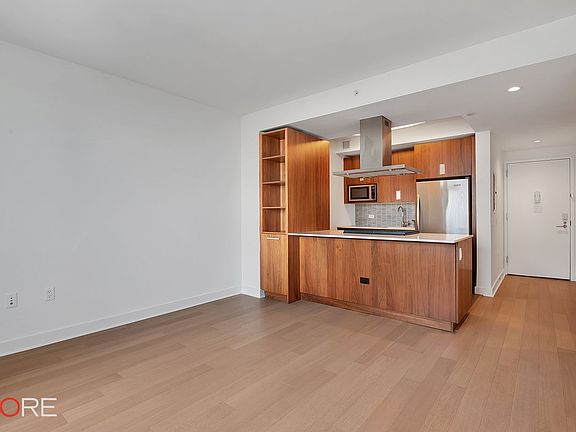3rd image of 500 W 30th St APT 11G