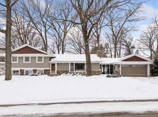 16600 Canterbury Dr, Minnetonka, MN 55345