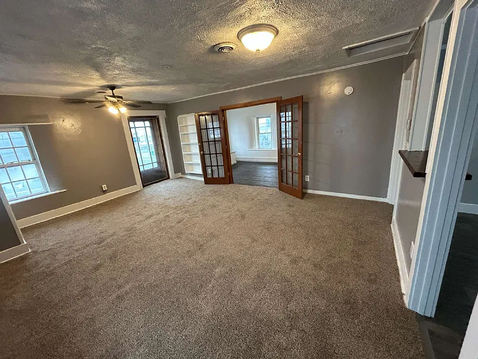 3678 Main St #5