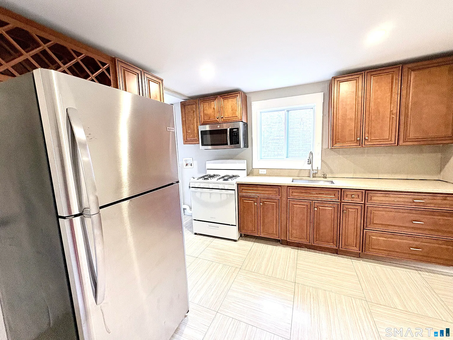 4 bed, 2.0 bath, 3600 sqft, $2,000 — Photo 4