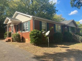 6744 Woodstream Dr, Charlotte, NC 28210