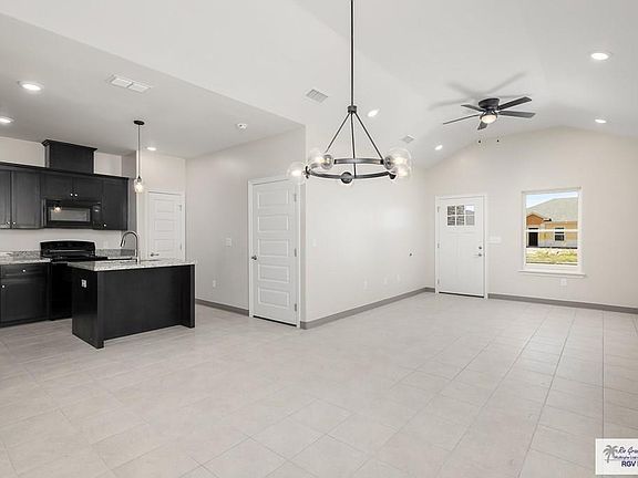4th image of 2422 N Valley Cir