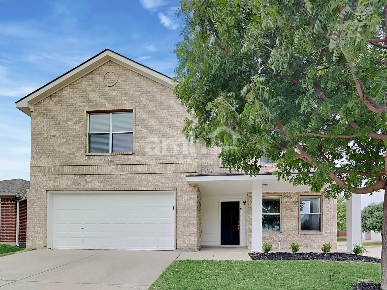 4 bed, 2.5 bath, 2218 sqft, $2,560 — Photo 1