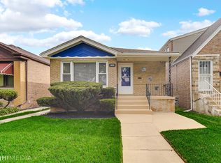 8935 S Euclid Ave, Chicago, IL 60617