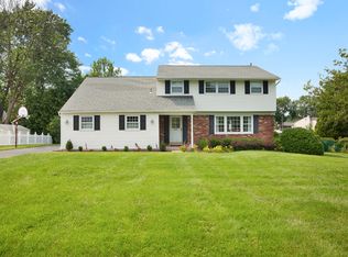 34 Harcourt Ln, Hatboro, PA 19040