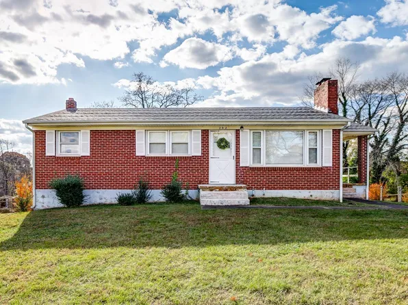 202 Wayne Dr, Lynchburg, VA 24502