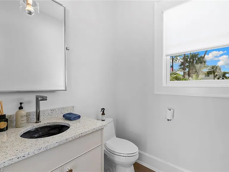 2961 Sanborn Ave — Photo 39
