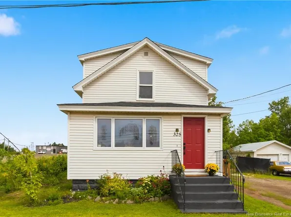 325 Salisbury Rd, Moncton, NB E1E 1A9