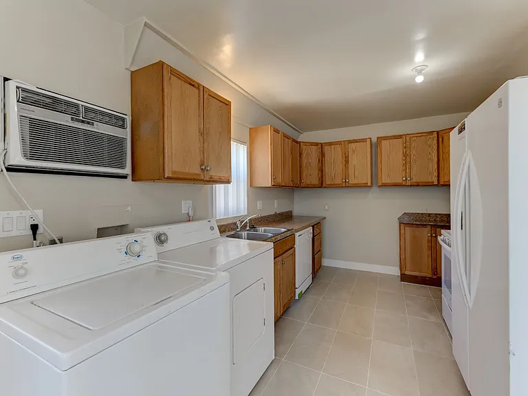 402 Ilmenite Way — Photo 6
