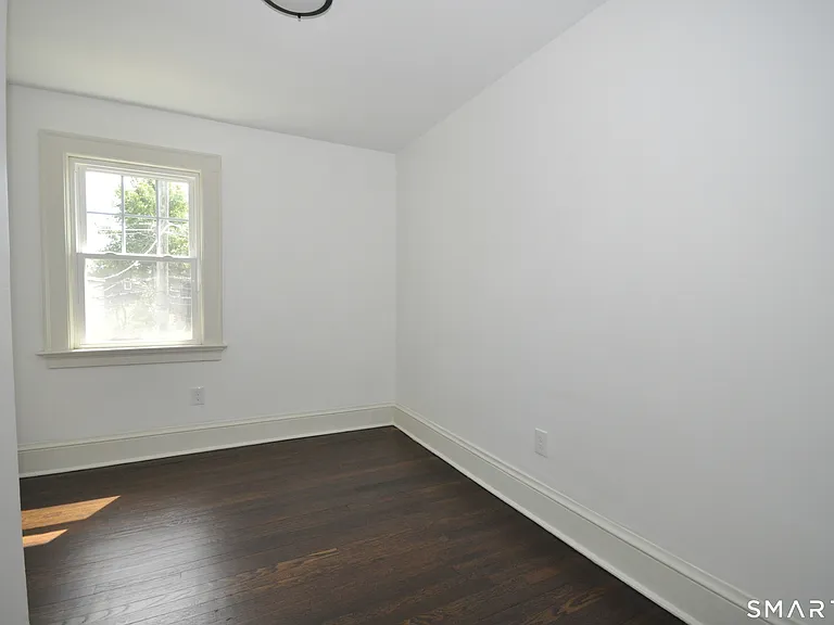 20 Mountain St — Photo 13