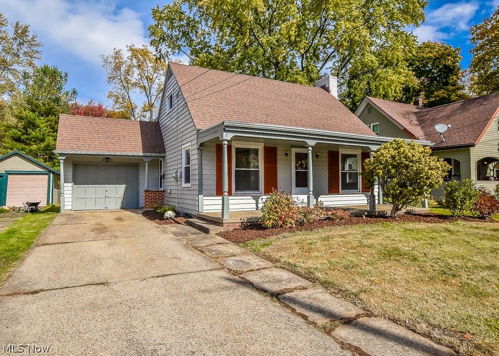 421 Hower St NE, North Canton, OH 44720 Zillow