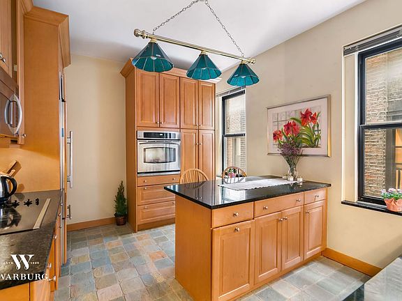 4th image of 193 2nd Ave APT 9