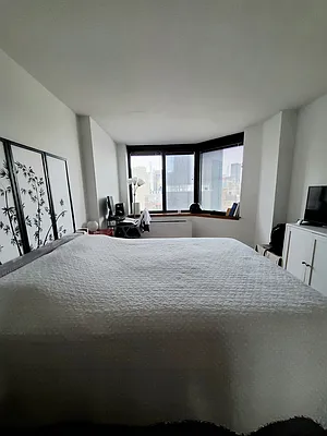 Rented by Luxury Habitat | media 35