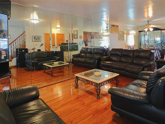 2nd image of 7215 Avenue U