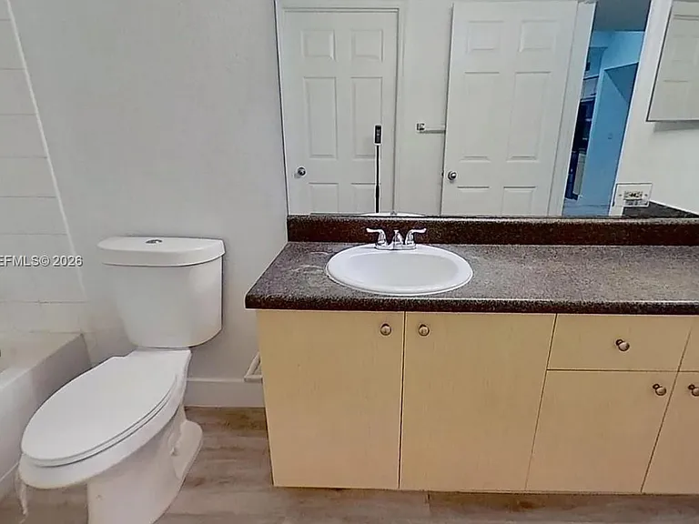 2544 Centergate Dr #303 — Photo 18